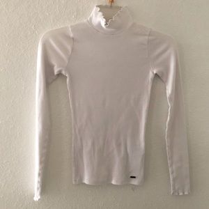 Hollister XS White Lettuce Long Sleeve Top